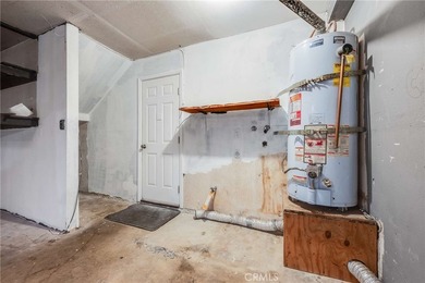 Welcome to this beautifully maintained townhome offering comfort - photo 33