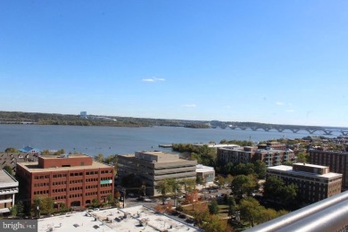 **WATER VIEW** Large One Bedroom overlooking the Potomac River