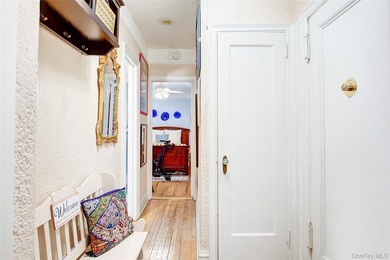 A rare find! Cozy & inviting *railroad style* 1 bedroom, in the - photo 12