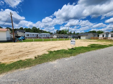 White Lake Lot For Sale in Elizabethtown North Carolina