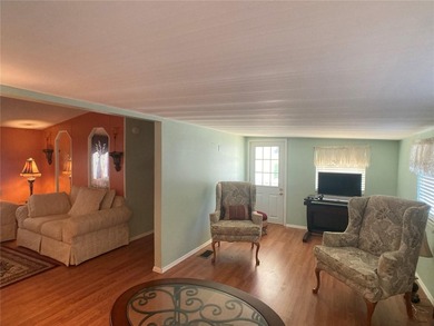 Come retire in Riverbreeze Estates! A well-maintained gated 55+ - photo 10