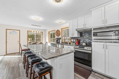 Welcome to your dream home! This beautiful 4-bedroom, 3-bath - photo 6