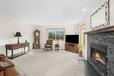 Welcome to your dream home! This beautiful 4-bedroom, 3-bath - photo 8
