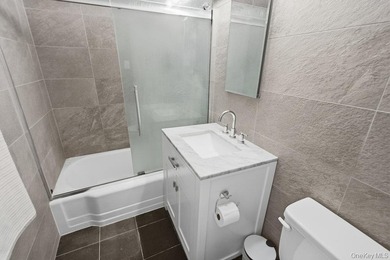 Renovated two bedroom, one bathroom co-op apartment in Great - photo 14
