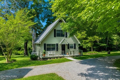 RIVERFRONT RETREAT with almost 13 acres, 300+ Feet of Clinch - photo 1
