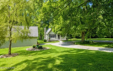 RIVERFRONT RETREAT with almost 13 acres, 300+ Feet of Clinch - photo 4