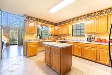 RIVERFRONT RETREAT with almost 13 acres, 300+ Feet of Clinch - photo 6