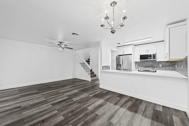 Stunning fully renovated 3-bedroom, 2-bath townhome located in - photo 3