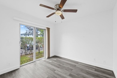 Stunning fully renovated 3-bedroom, 2-bath townhome located in - photo 6