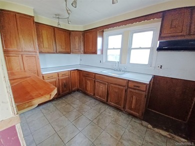 This Colonial home in Cochecton presents solid bones and a - photo 11