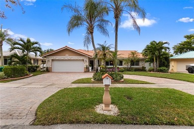 (private lake, pond, coastal) Home For Sale in Cooper City Florida