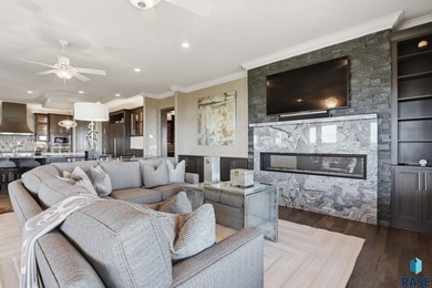 Discover a truly exceptional fully furnished, turn-key luxury - photo 13