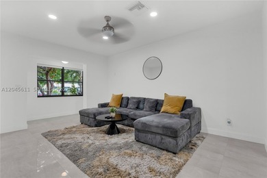 Fully renovated 4-bedroom, 3-bathroom home in the heart of - photo 4