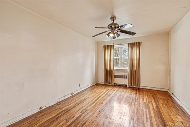 Welcome to this inviting lower-level one-bedroom, one-bath - photo 14