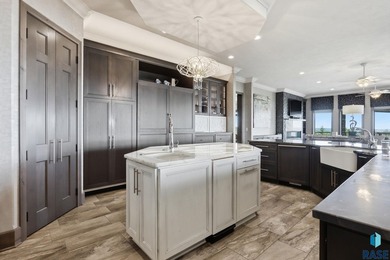 Discover a truly exceptional fully furnished, turn-key luxury - photo 15