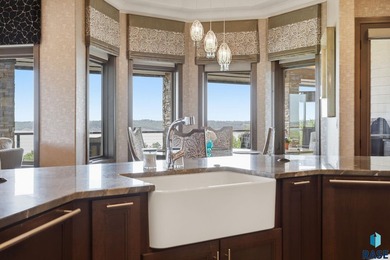 Discover a truly exceptional fully furnished, turn-key luxury - photo 18