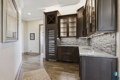 Discover a truly exceptional fully furnished, turn-key luxury - photo 25