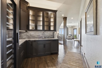 Discover a truly exceptional fully furnished, turn-key luxury - photo 26