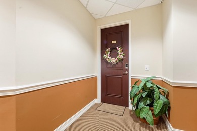 Fully Updated Penthouse-Level Residence beautifully updated - photo 8