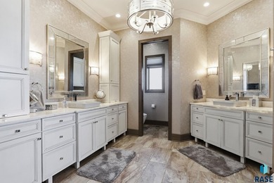 Discover a truly exceptional fully furnished, turn-key luxury - photo 30