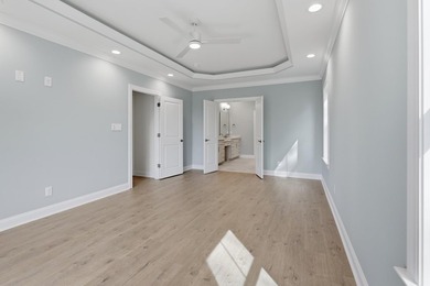 Welcome to 903 Inlet View Drive in the coveted gated community - photo 32