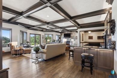 Discover a truly exceptional fully furnished, turn-key luxury - photo 32