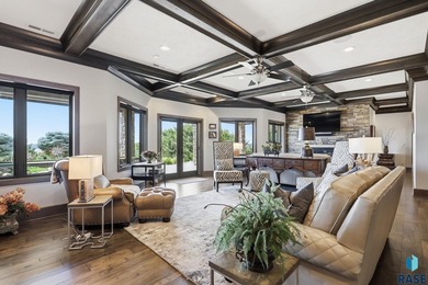 Discover a truly exceptional fully furnished, turn-key luxury - photo 34