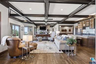 Discover a truly exceptional fully furnished, turn-key luxury - photo 35