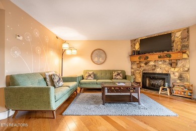 Welcome to Windy Oaks Condominiums, a fully furnished 2-bedroom - photo 6