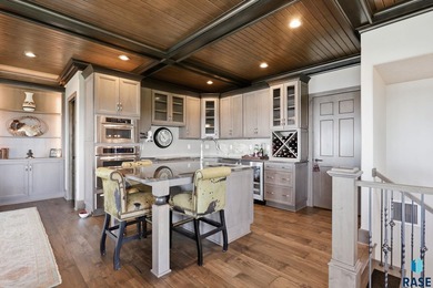 Discover a truly exceptional fully furnished, turn-key luxury - photo 40