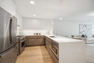 Immediate occupancy available in The Rose at Great Neck. 40-New - photo 3