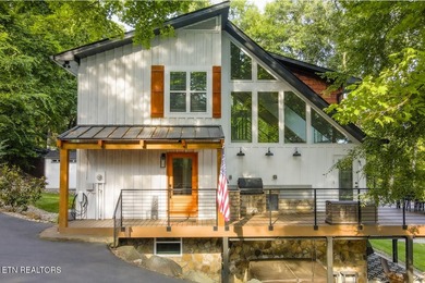 Welcome to 825 Plainview Drive known as ''Lone Oak Lakehouse'' - photo 1