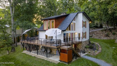 Welcome to 825 Plainview Drive known as ''Lone Oak Lakehouse'' - photo 4