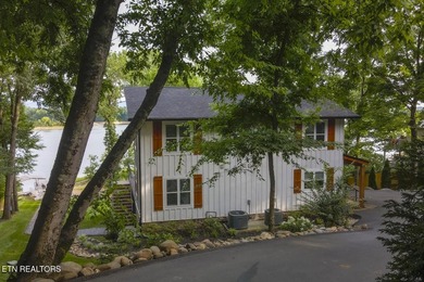 Welcome to 825 Plainview Drive known as ''Lone Oak Lakehouse'' - photo 5