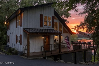 Welcome to 825 Plainview Drive known as ''Lone Oak Lakehouse'' - photo 9