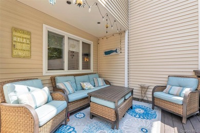 Welcome to this beautifully updated, move-in-ready townhouse - photo 16
