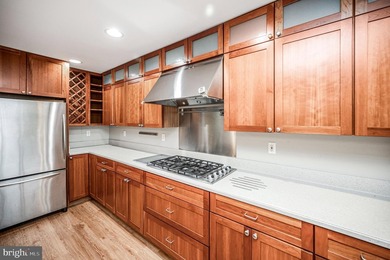 Nestled in a peaceful cove with stunning main lake views and - photo 17