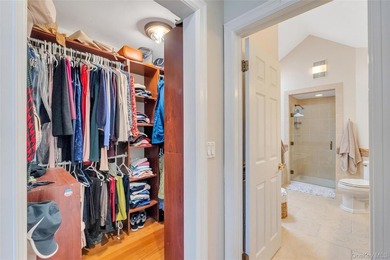 Welcome to this beautifully updated, move-in-ready townhouse - photo 22