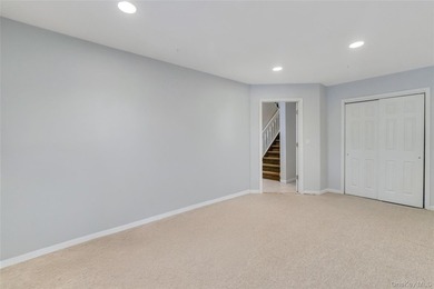 Welcome to this beautifully updated, move-in-ready townhouse - photo 33