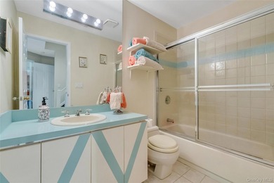 Welcome to this beautifully updated, move-in-ready townhouse - photo 34