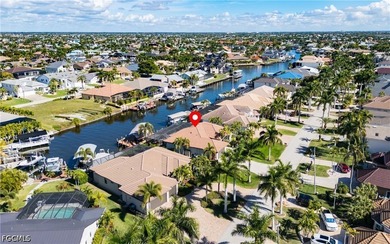 An exceptional sailboat-access waterfront retreat ideally - photo 38