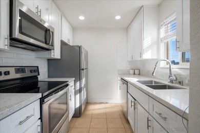 Motivated seller! SHORT SALE : Welcome to this updated 2-bedroom - photo 6