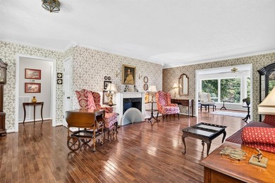 Country living meets classy elegance, the essence of the iconic - photo 8