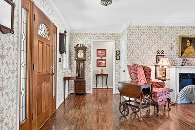 Country living meets classy elegance, the essence of the iconic - photo 10