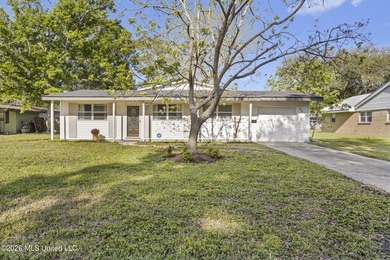 Great home with all new roof, water heater, and a/c. Well - photo 1