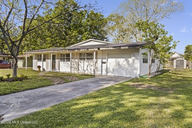 Great home with all new roof, water heater, and a/c. Well - photo 2