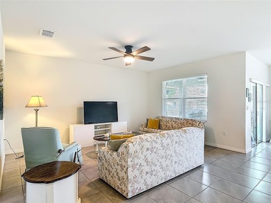 Welcome home! This cheerful 3-bedroom, 2-bath beauty is just - photo 5