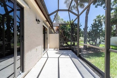 Make this beautifully remodeled 2-bedroom, 2-bath villa in - photo 15
