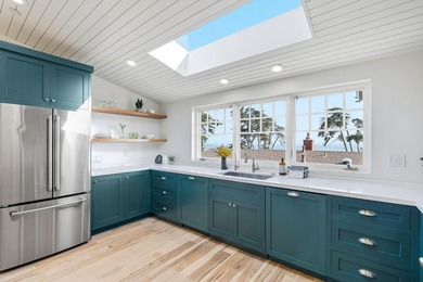 Welcome to 185 14th Avenue in Santa Cruz, an extraordinary - photo 16
