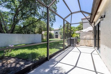 Make this beautifully remodeled 2-bedroom, 2-bath villa in - photo 16